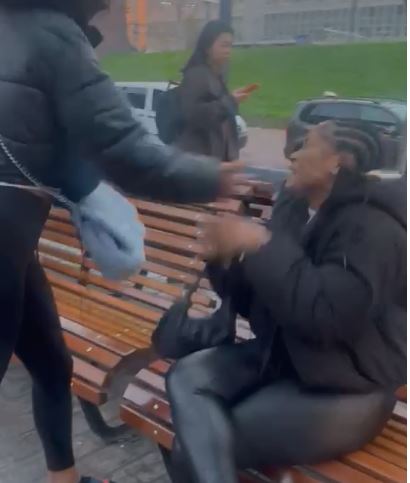 Na Hulanda Dos Hende Muhe Di Corsou Ta Bringa Pa Homber .